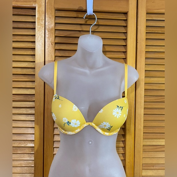 PINK Victoria’s Secret: Wear Everywhere Super Push-up Bra - Picture 2 of 11